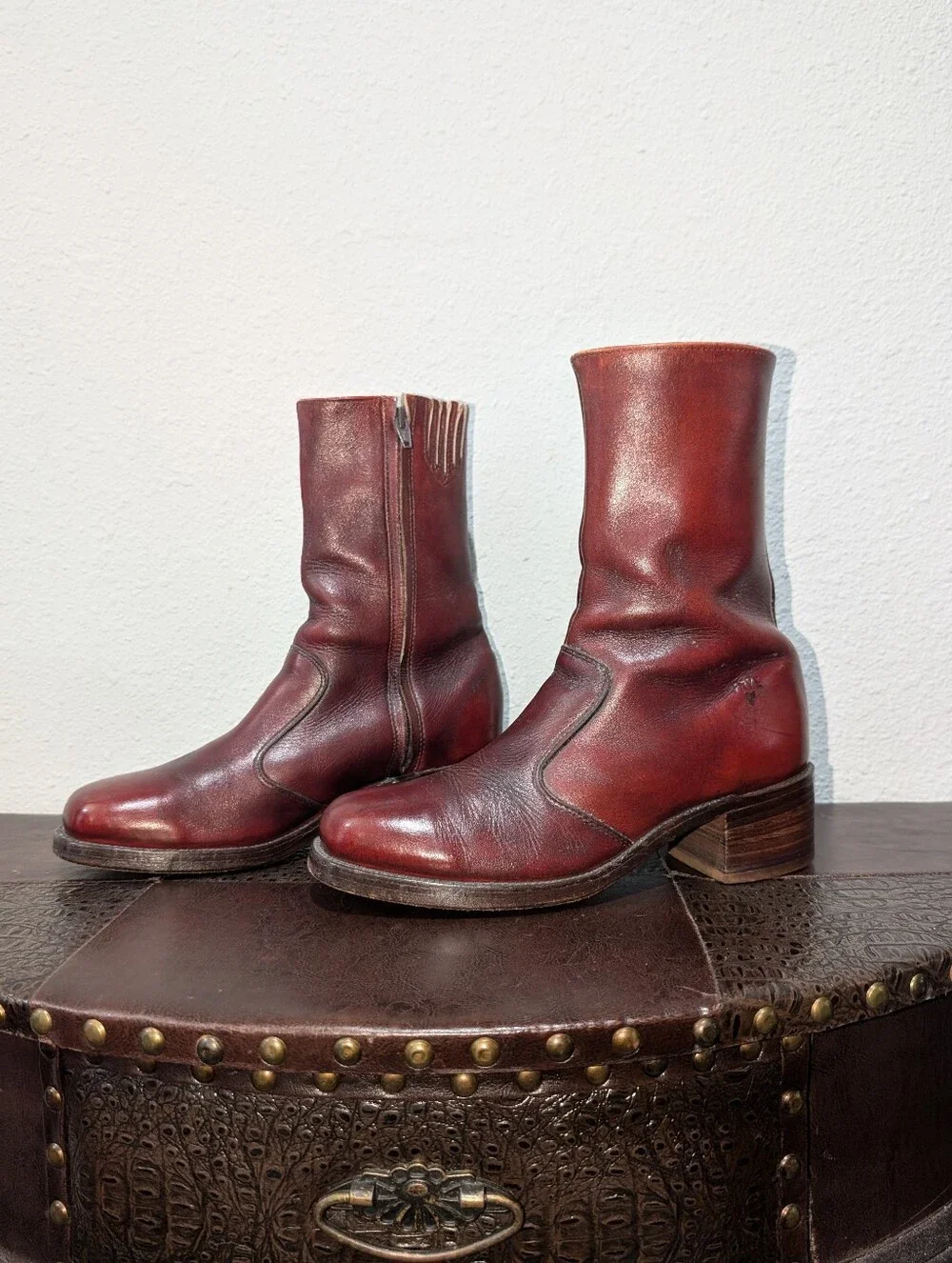 VINTAGE 70's Campus Red Leather Square Toe Zip-Up Ankle Boots - Made in USA - Picture 9 of 16